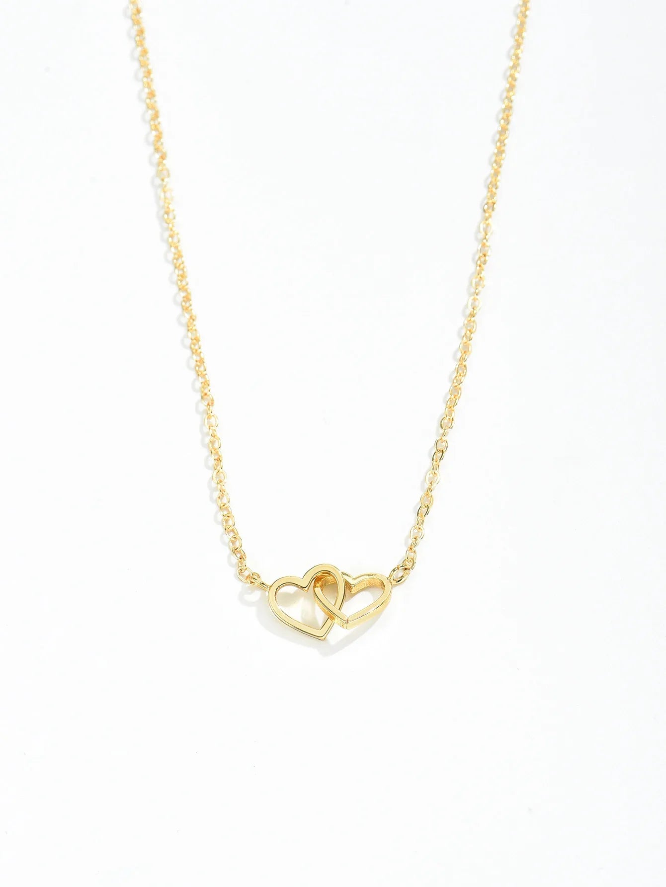 Personalised Name Necklaces: A Buyer's Guide